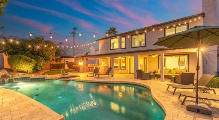 House with pool in Scottsdale, AZ