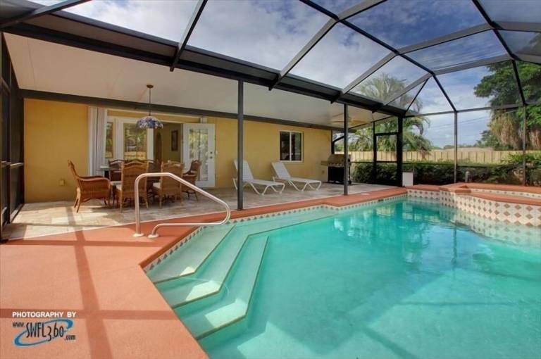 House Pelican Bay