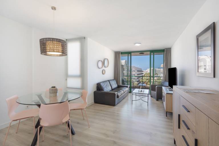 Vacation Apartment 'Espectacular Y Amplio Las Américas' with Private Pool, Private Terrace and Wi-Fi — photo 2