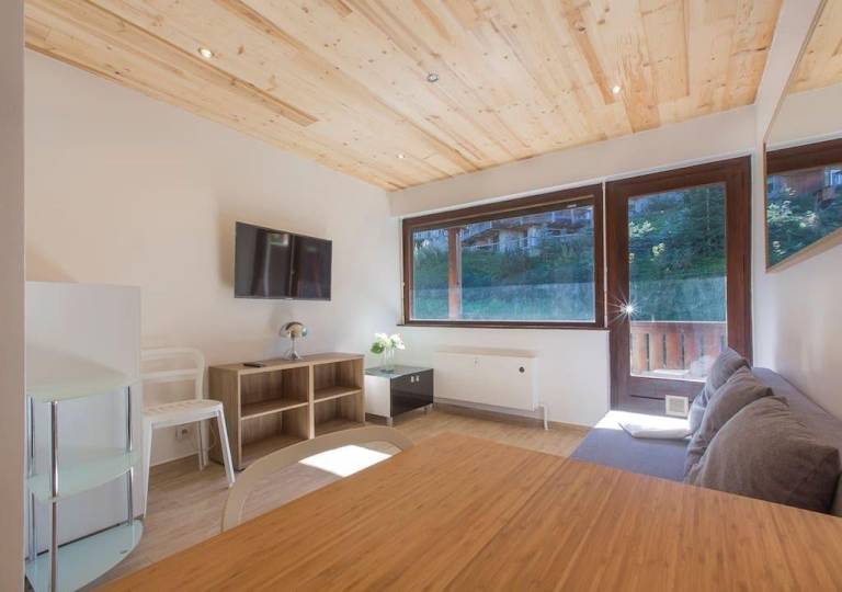 Pleasant vacation home with patio | Dogs allowed — photo 2