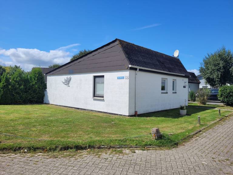 Ferienhaus Klein in Butjadingen. Komfortabler Aufenthalt am Meer mit Garten in Butjadingen