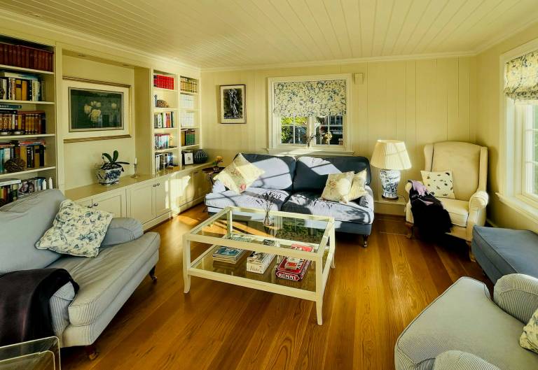 Children-friendly vacation home with BBQ, terrace & garden | Water view | Pet-friendly — photo 2