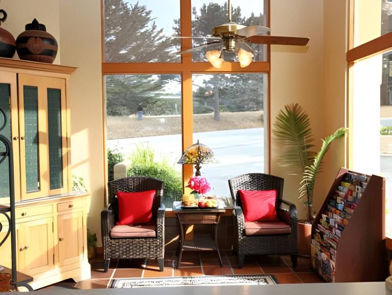 Inn By the Bay Monterey — photo 3