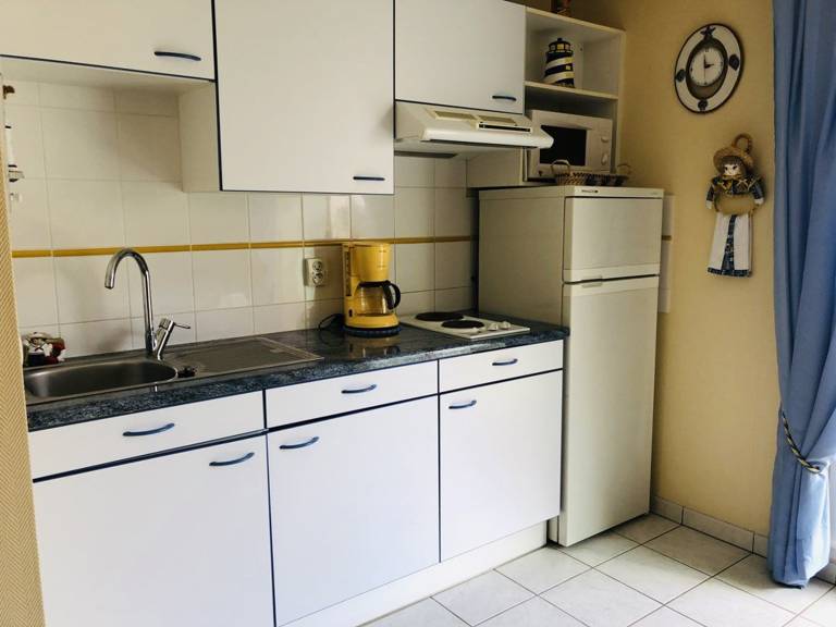 Central Arcachon: 400m from Beach, T2 with Balcony, Parking, and Pet-Friendly — photo 5