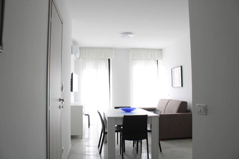 Family-friendly beautiful rental apartment with patio | City view | Beach nearby | Dogs allowed — photo 3