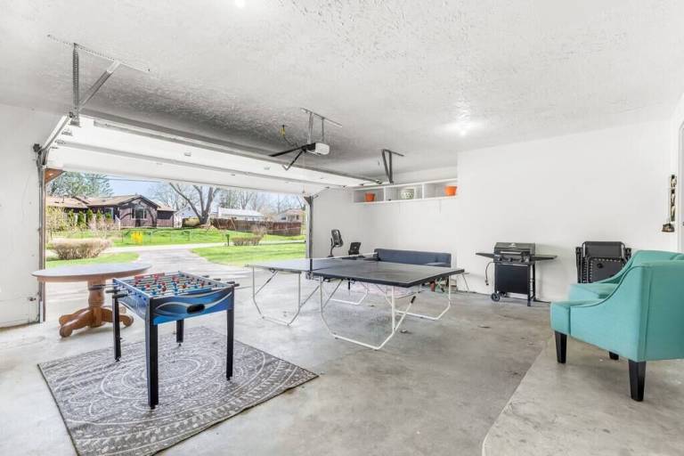 House Commerce Charter Township