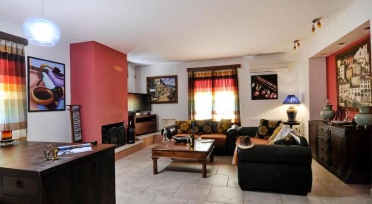 Fully equipped vacation home with garden, terrace & private pool | Suitable for remote work | Dogs allowed — photo 2