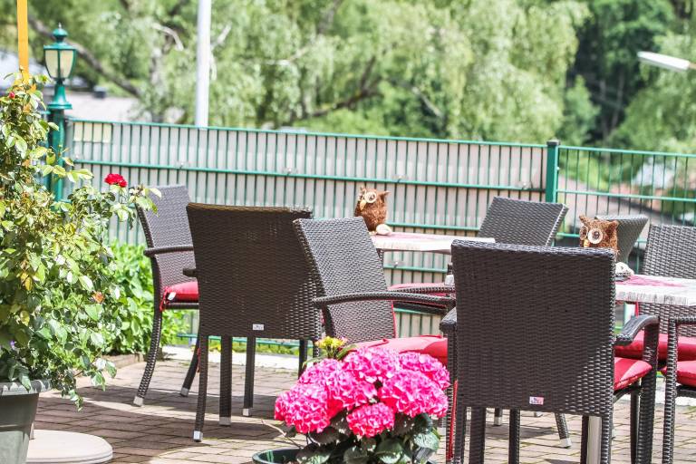 Apartment with terrace & garden — photo 4