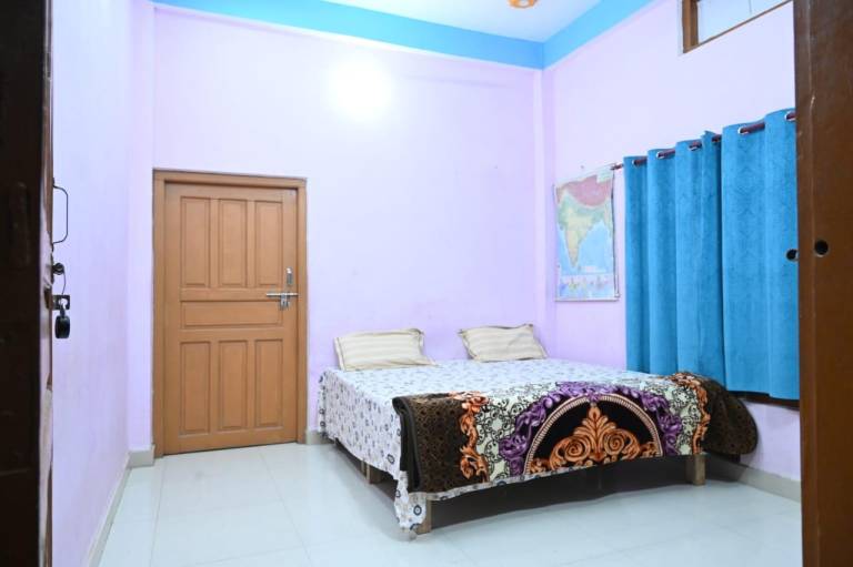 Radhe ji homestay contact number 7317297365 — photo 2