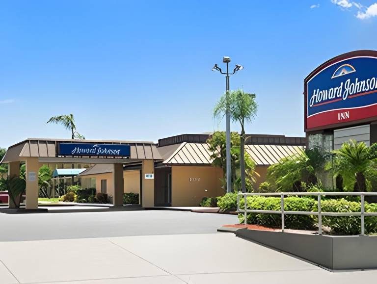 Howard Johnson by Wyndham Winter Haven FL in Winter Haven, FL