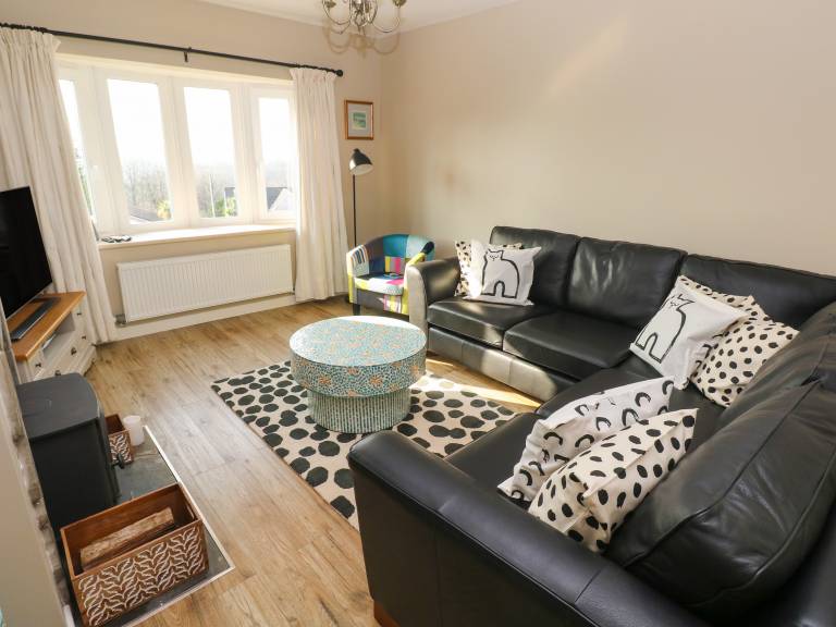 Children-friendly nice cottage with BBQ & yard | Beach view | Pets allowed — photo 3