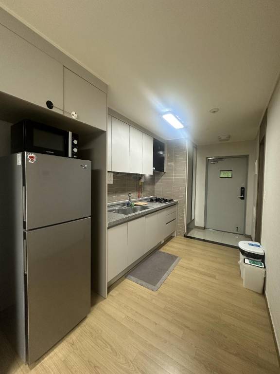 Apartment with pool — photo 4