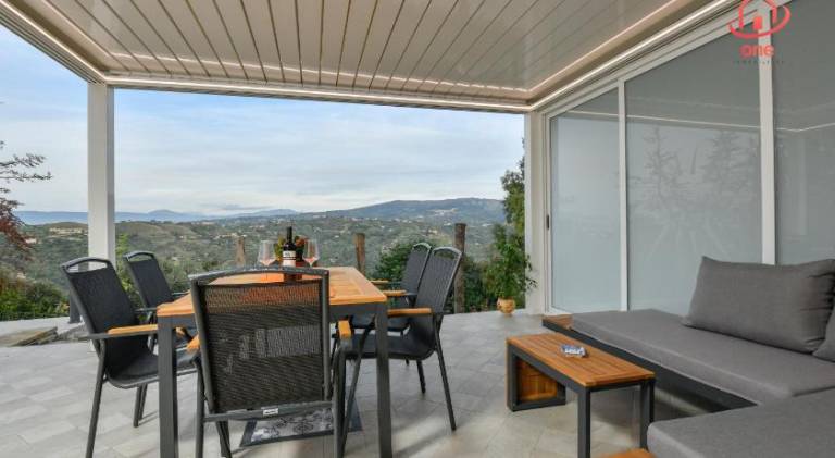 Apartment with grill, patio & yard — photo 2