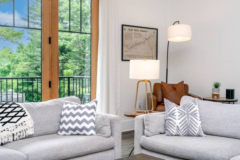 Children-friendly condo | Pets are welcome — photo 5
