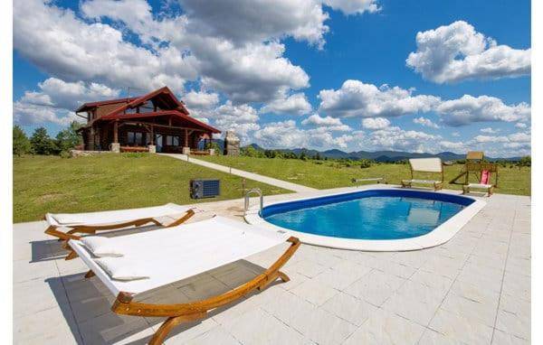 Lovely house with hot tub & pool | Pets allowed in Senj