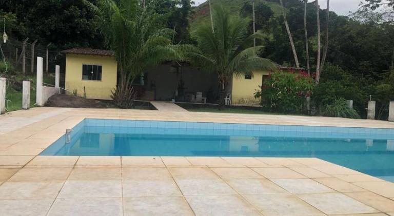 House with pool — photo 5