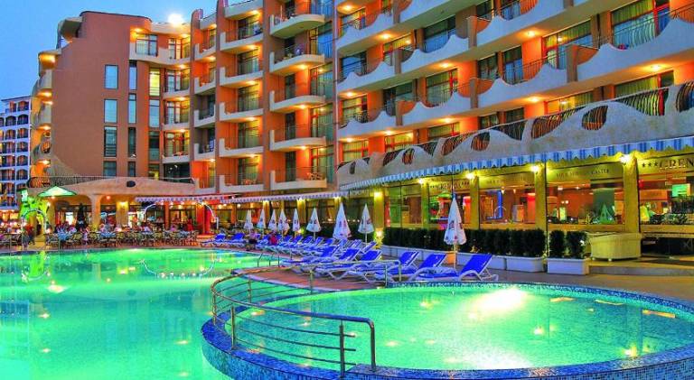 Apartment with pool in Sunny beach