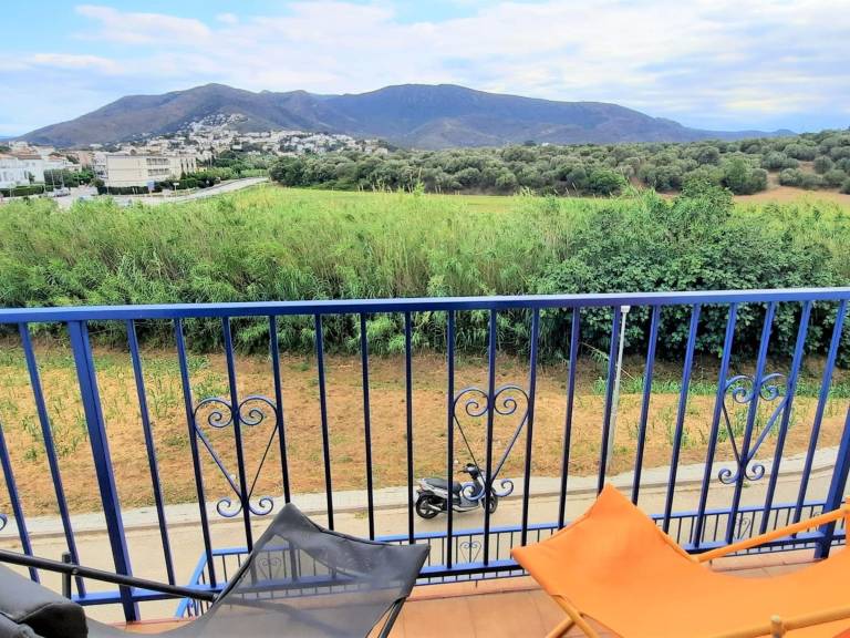 Lovely rental apartment | Beach nearby | Pets allowed in Llanca