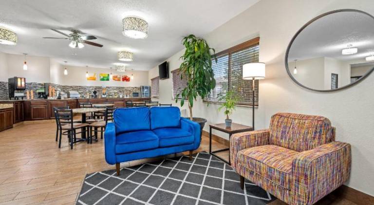 Quality Inn Dubuque on Hwy 20 — photo 3
