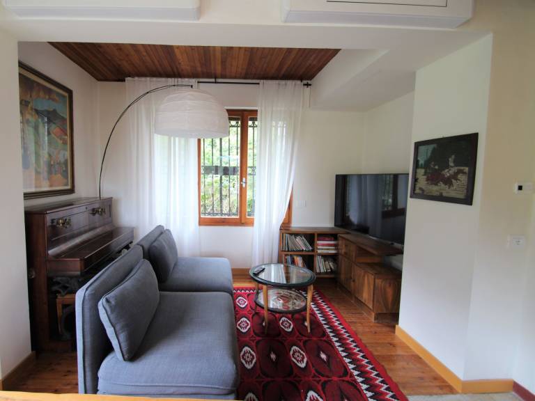 Wonderful vacation home with terrace, yard & barbecue | Mountain view | Next to the beach | Pet-friendly — photo 5