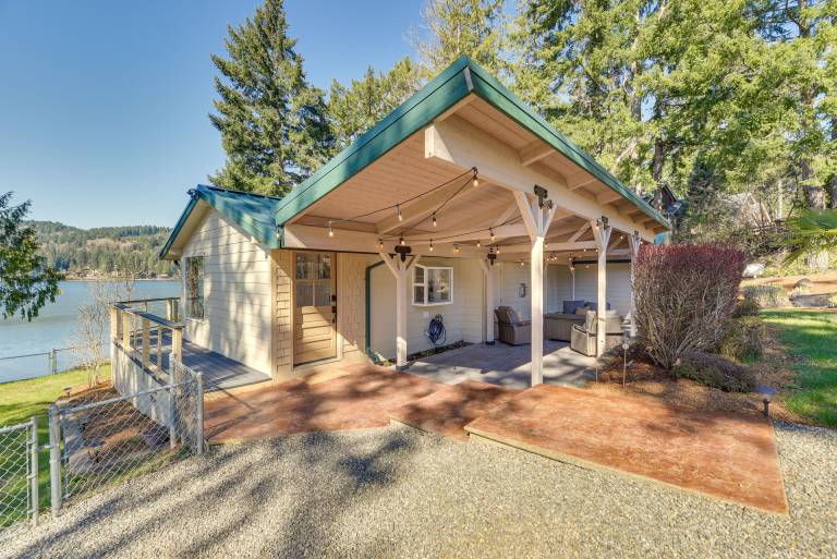 Waterfront Washington Getaway w/ Hot Tub & Deck! — photo 3