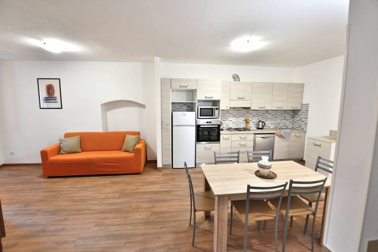 Holiday apartment with terrace — photo 4