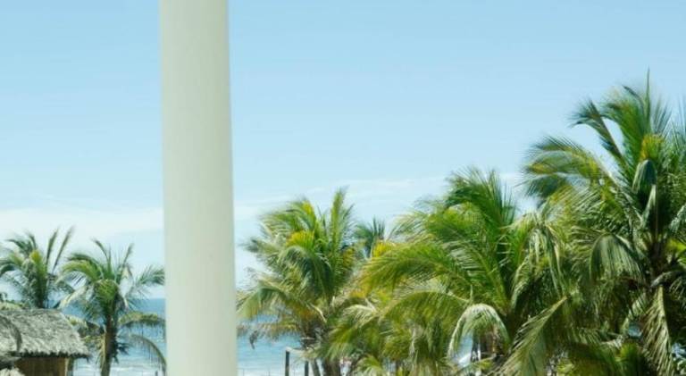 Departamentos y cabanas a pie de playa -Baraka Beach Club in Mazatlán