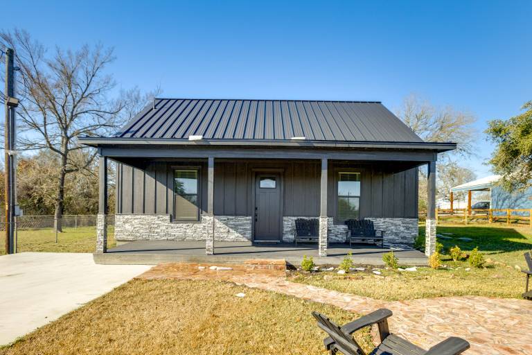 Modern 2BR Near Lake Somerville & Round Top — photo 4