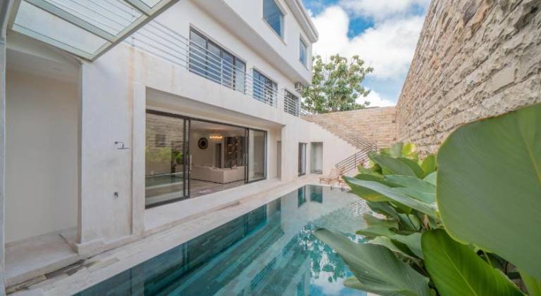 Wonderful villa with yard, terrace & pool | Pet-friendly — photo 3