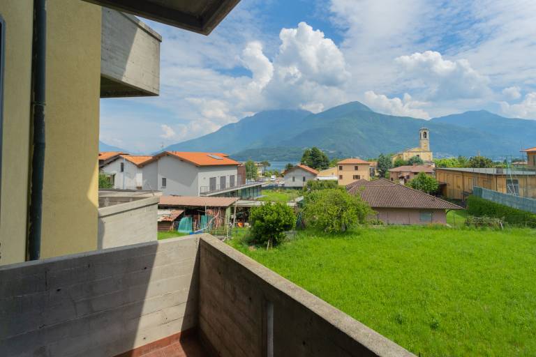 Rental apartment with terrace & garden | Garden view — photo 4