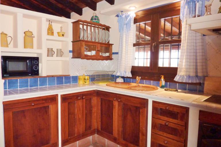 Villa with BBQ, jacuzzi & patio | Nature view — photo 4