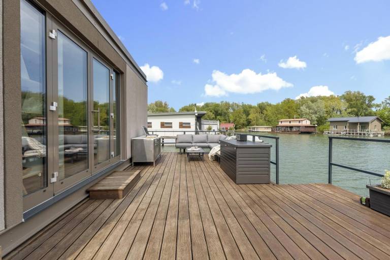 Hausboot  Jarovce