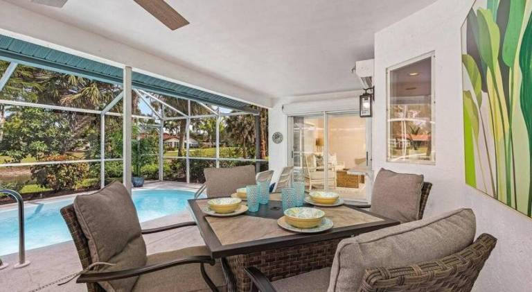 Vacation home with pool — photo 4