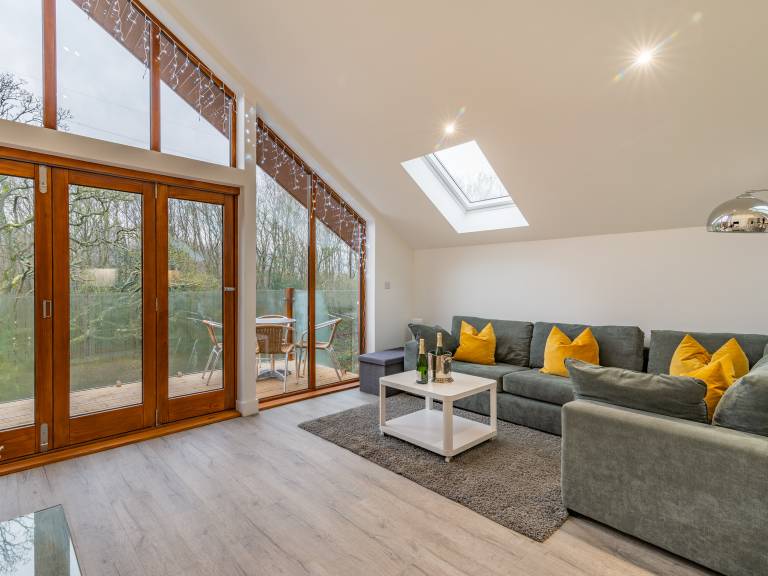 Child-friendly cottage with garden, jacuzzi & terrace | Water view | Dogs allowed — photo 3