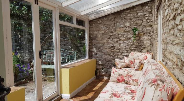 Cruck Cottage — photo 3