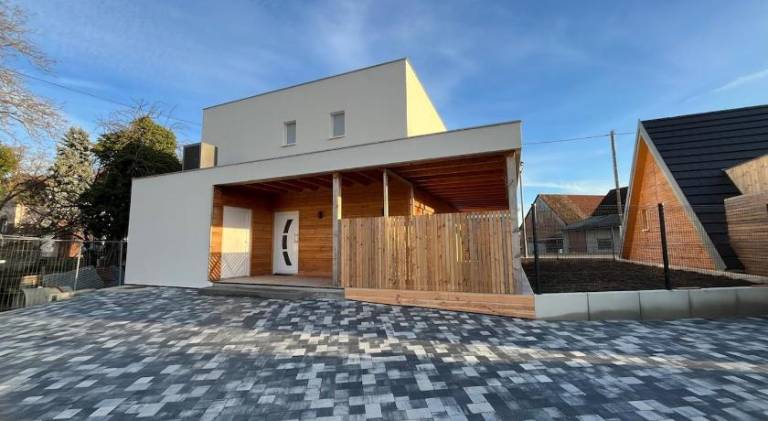 160 m&sup2; Ferienhaus