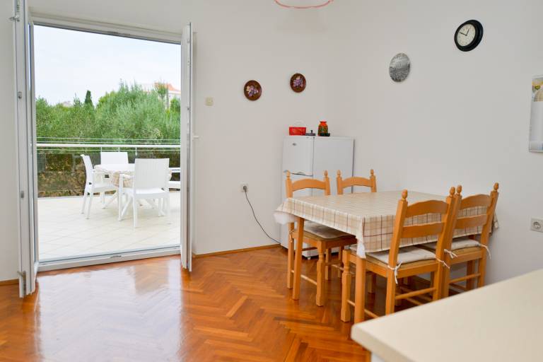 Holiday apartment with barbeque, patio & yard | Mountain view — photo 4