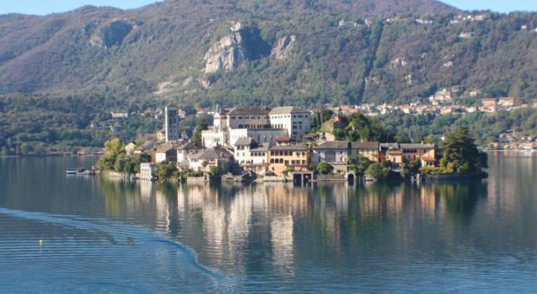 Rental apartment with 2 rooms for 5 persons in Orta San Giulio
