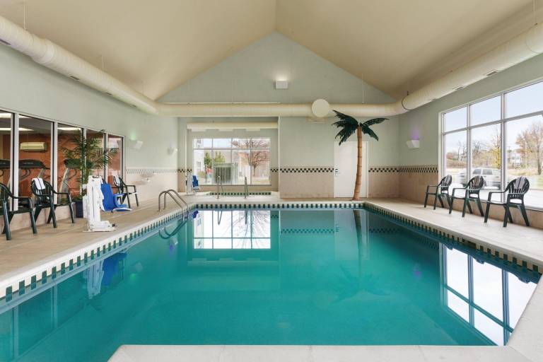 Country Inn & Suites by Radisson, Bentonville South - Rogers, AR — photo 2