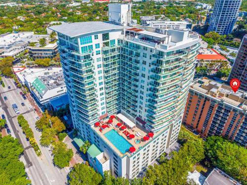 Serviced apartment with pool, jacuzzi & patio | Good for workation in Miami, FL