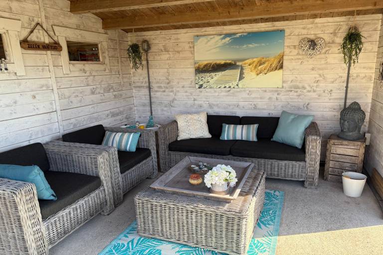 Vacation home with barbecue & yard — photo 2