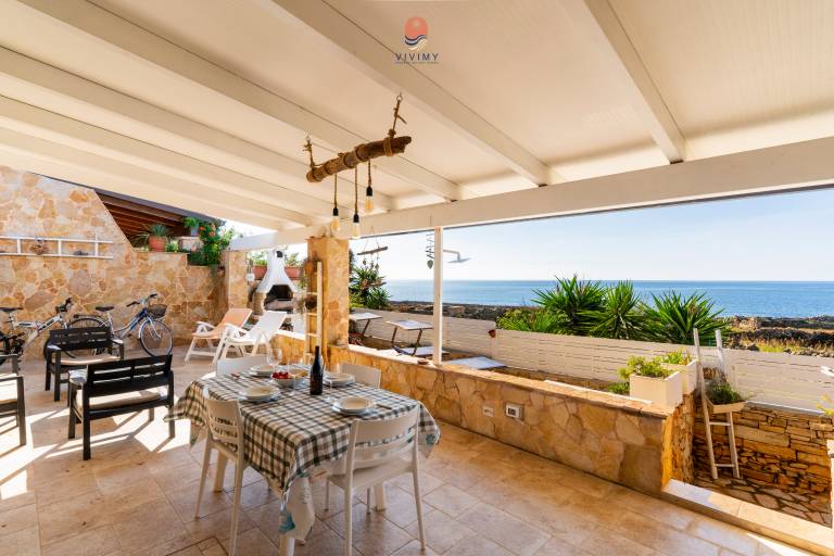 Villa with BBQ & patio — photo 4
