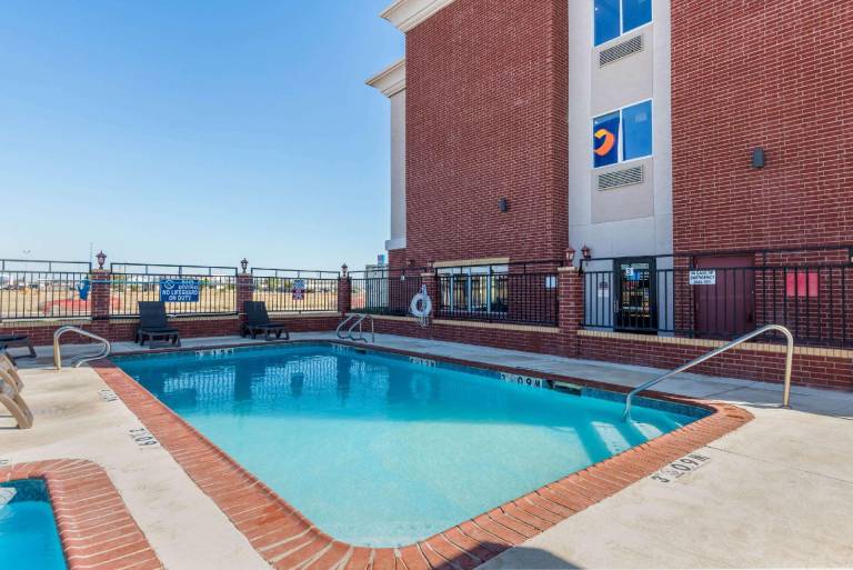 Comfort Inn & Suites Big Spring — photo 3