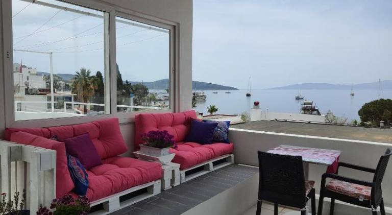 R HOUSE HOTEL — photo 3