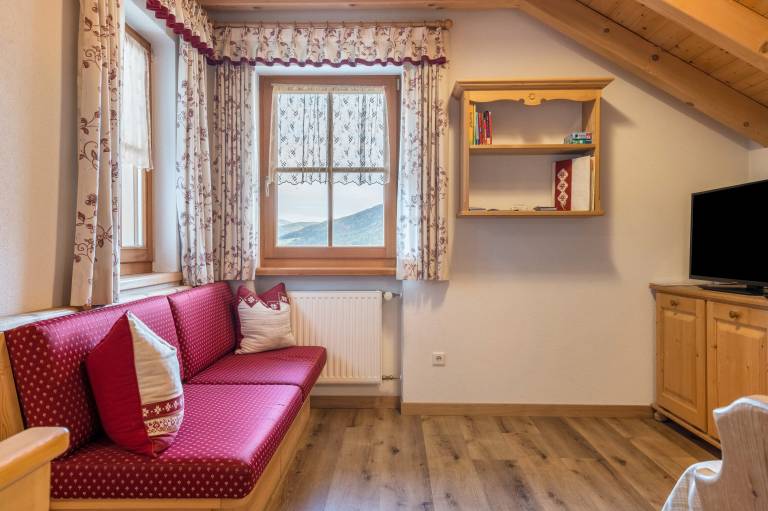 Apartment 'Kranebitterhof Alpenrose' with Mountain View, Shared Garden and Wi-Fi — photo 4