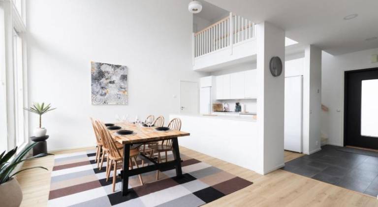 Glorious semi-detached house, with yard, sauna, parking with charging in Helsinki
