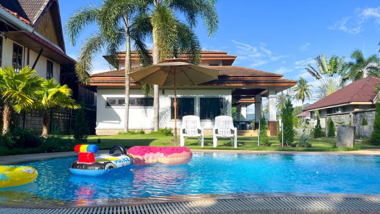 Villa Baan Khaolak Resort