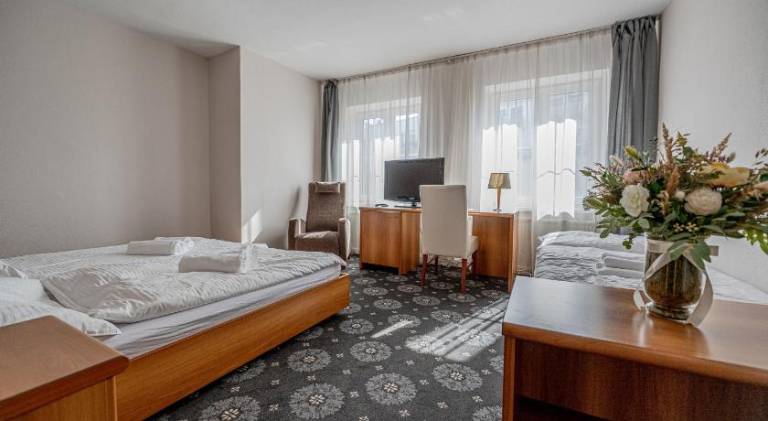 City Hotel — photo 2