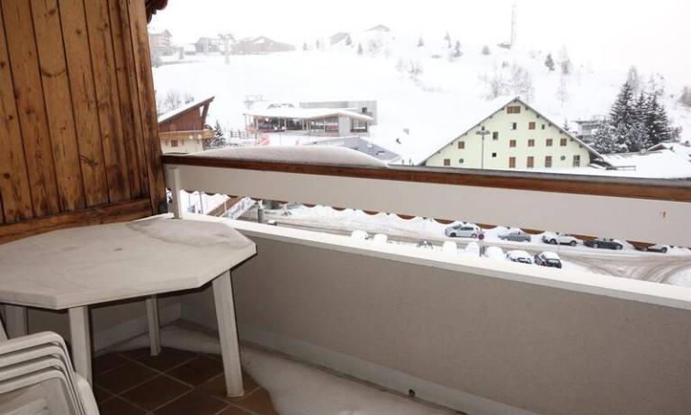 Pleasant holiday apartment with fast internet | Next to the ski | Pet-friendly in Huez