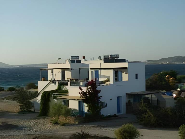 Wonderful apartment with BBQ, garden & patio | Next to the beach | Dogs allowed in Naxos